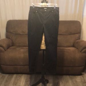 Black mid rise skinny jeans 👖